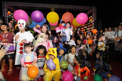 台灣燈會將屆　台中公園點燈成光影遊樂園